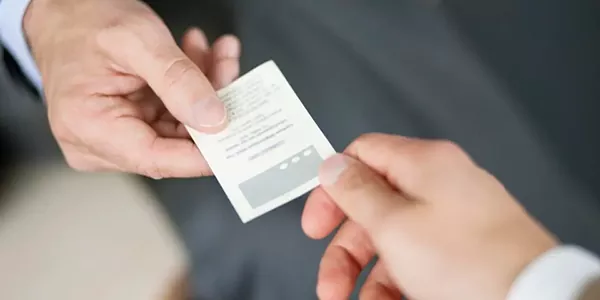 نقش کارت ویزیت در کسب و کار